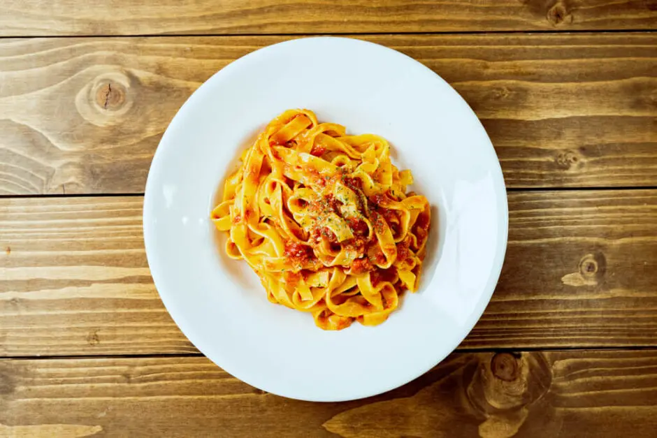 缶詰だけで本格的 ツナとトマトのフィットチーネ の作り方 Saunameshi